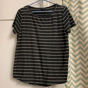 PINK CLOVER - Daisee Button Back Detail Knit Top
